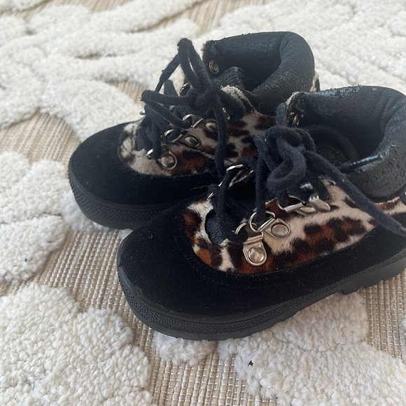 Leopard Boots 7 - Picture 3 of 7